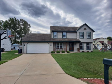 3049 W Bridge St, Greenfield, WI 53221