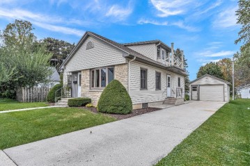 1818 Pleasant Ave, New Holstein, WI 53061-1332