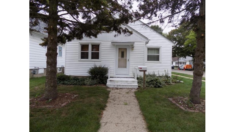 1823 45th St Kenosha, WI 53140 by RE/MAX ELITE $94,900