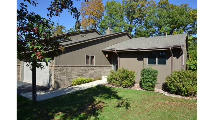 3756 Nagawicka Shores Dr Delafield, WI 53029 by Shorewest Realtors $424,900