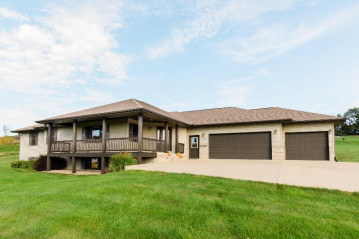 W21448 Wolfe Run Ln, Galesville, WI 54630-8752