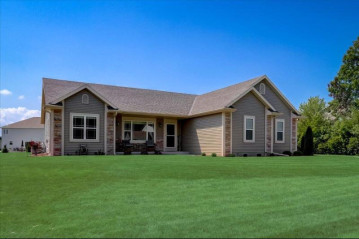 9124 Brandybrook Trl, Brown Deer, WI 53223-2176