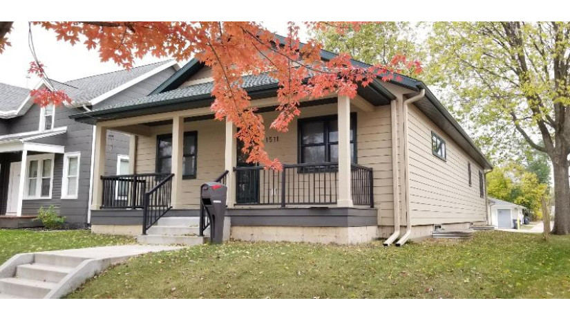 1511 9th St S La Crosse, WI 54601 by Coldwell Banker River Valley, REALTORS $245,000