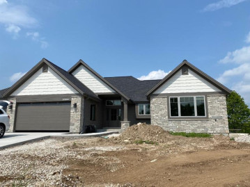 S54W25358 Pebble Brook Ct, Waukesha, WI 53189