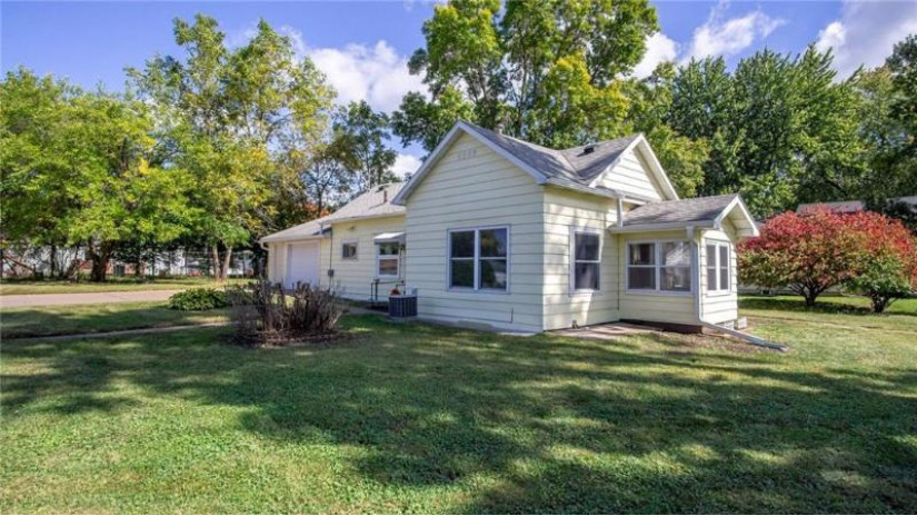 536 Olive Street Chippewa Falls, WI 54729 by Eau Claire Realty Llc $125,000