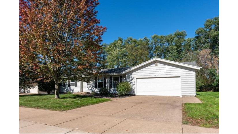 1318 East Hamilton Avenue Eau Claire, WI 54701 by Exp Realty Llc $242,500