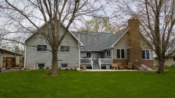 520 E River Drive, Omro, WI 54963