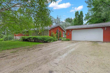 N6392 Lakeshore Road, Stockbridge, WI 54129