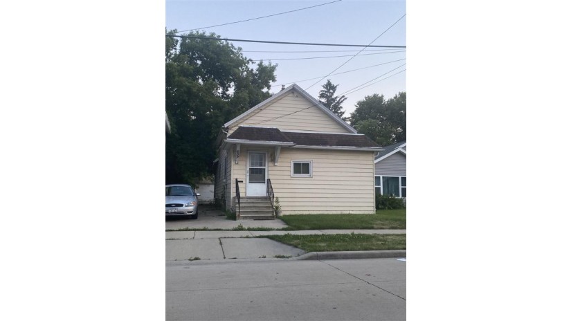 639 School Avenue Oshkosh, WI 54901 by Keller Williams Fox Cities $55,000