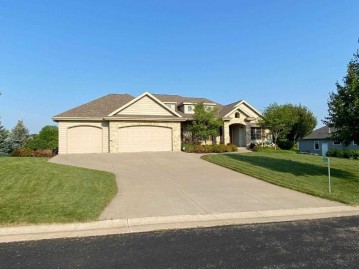 N1534 Stone Bluff Lane, Greenville, WI 54942-8757