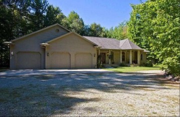 5655 Liegeois Road, Abrams, WI 54101
