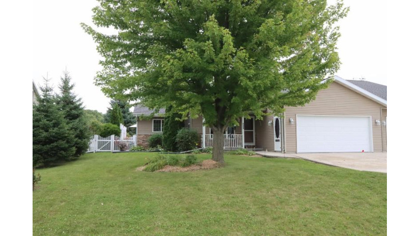 N6009 Westview Drive Fond Du Lac, WI 54937 by First Weber, Inc. $239,900