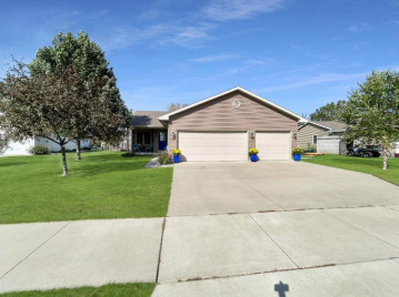 747 Konnor Court, Omro, WI 54963