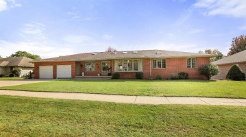 2338 Sunrise Court, Green Bay, WI 54302-4255