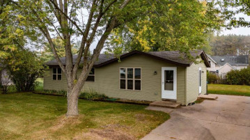 602 E Alfred Street, Weyauwega, WI 54983-8908