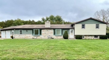 2334 Northwood Road, Suamico, WI 54313