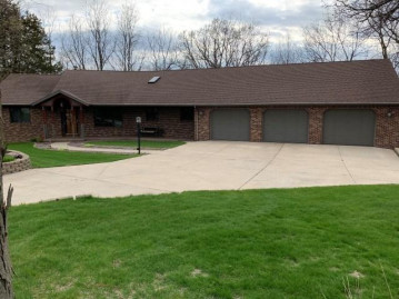 5237 N Northwood Trace, Janesville, WI 53545