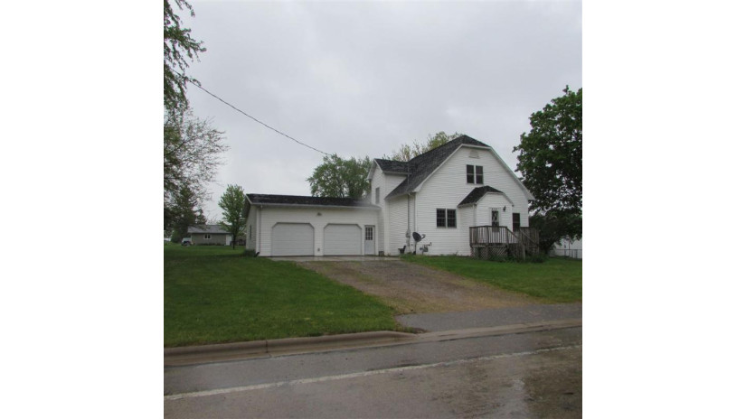 815 W County Road E Livingston, WI 53554 by Tim Slack Auction & Realty, Llc $179,000