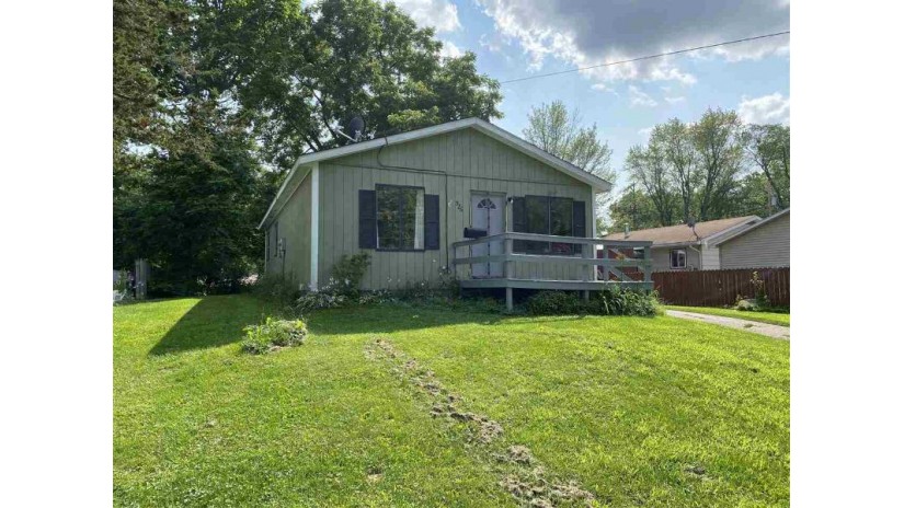 526 Tremont St Mauston, WI 53948 by Re/Max Realpros $89,000