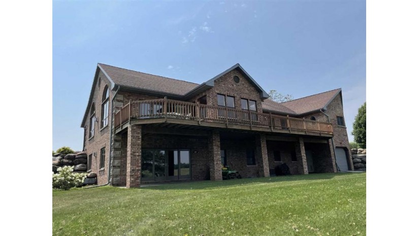 4241 Reeson Rd Brigham, WI 53507 by Gavin Brothers Auctioneers Llc $599,000