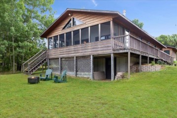 N4631 Glacier Lake Dr, Oxford, WI 53952