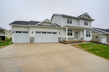 402 Molly Ln, Cottage Grove, WI 53527