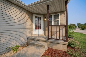 624 Westwynd Ct, Mazomanie, WI 53560