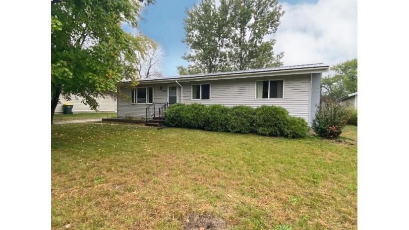 1420 S 16th St Prairie Du Chien, WI 53821 by Adams Auction And Real Estate $164,900