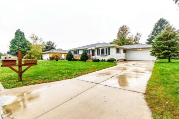 109 Maple Dr, Waterloo, WI 53594-1248