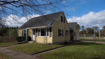 324 Water Street, Redgranite, WI 54970