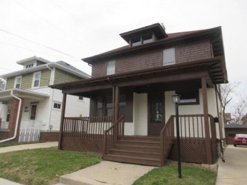 3212 Kinzie Ave, Racine, WI 53405-2556