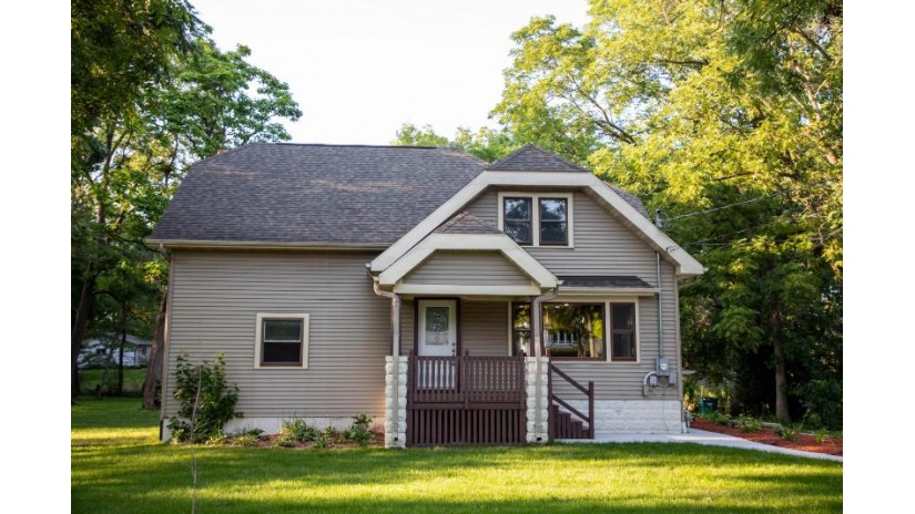 12506 W Forest Dr New Berlin, WI 53151 by EXP Realty, LLC~MKE $380,000