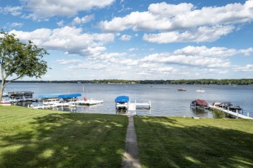 2006 Lakeview Dr, Delavan, WI 53115-3919