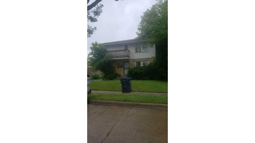 5217 N 58th St 5219 Milwaukee, WI 53218 by Root River Realty $139,900