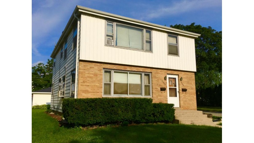 4300 N 90th St 4302 Milwaukee, WI 53222 by RE/MAX Realty Pros~Brookfield $164,900