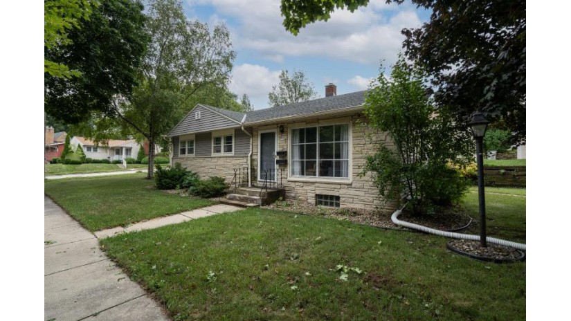 9105 W Mount Vernon Ave Milwaukee, WI 53226 by Keller Williams Realty-Milwaukee North Shore $199,900