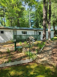 W5693 Pines Ln, Middle Inlet, WI 54177