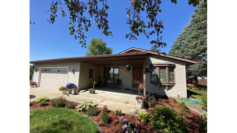 W5562 Parkview Dr Sherman, WI 53075 by Berkshire Hathaway HomeServices Metro Realty $289,900