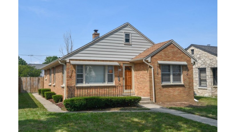 3715 N 57th St Milwaukee, WI 53216 by Shorewest Realtors $149,900