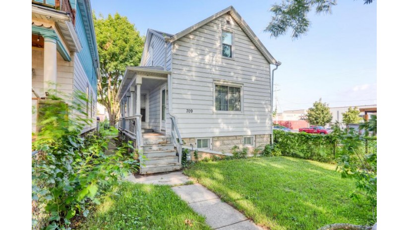 709 S 37th St Milwaukee, WI 53215 by reThought Real Estate $104,900
