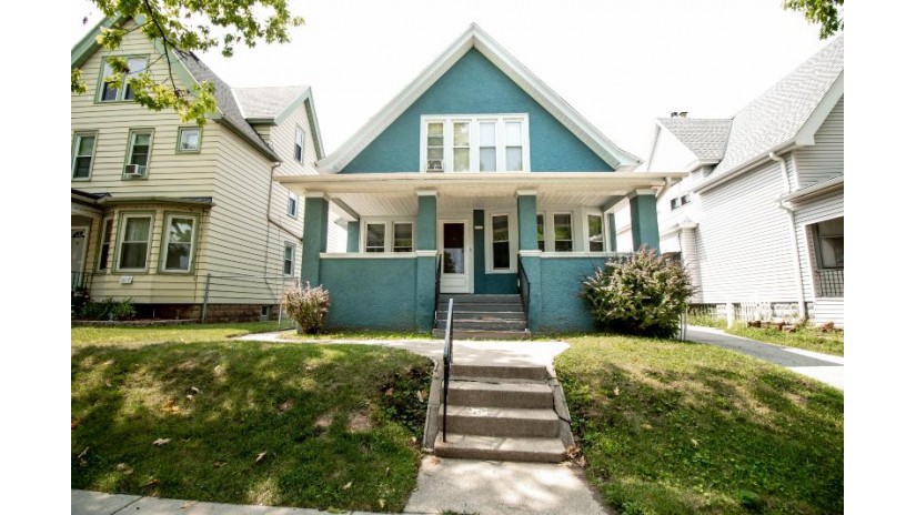 2065 S 28th St Milwaukee, WI 53215 by Realty Experts $159,900