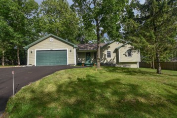 N3336 Club House Dr, Geneva, WI 53147-2935