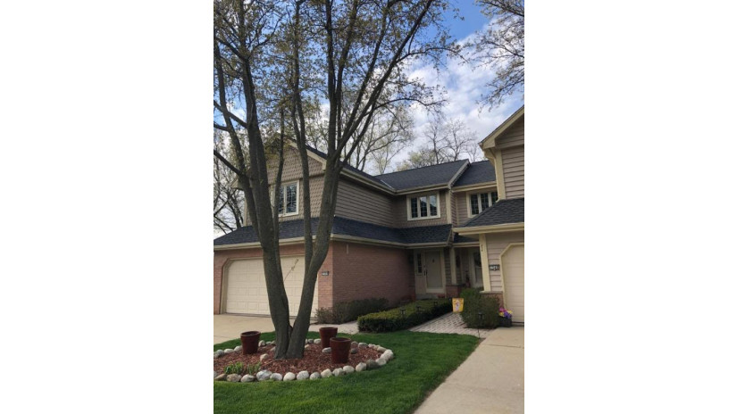 7550 W Tuckaway Creek Dr Franklin, WI 53132 by RE/MAX Realty Pros~Milwaukee $244,900