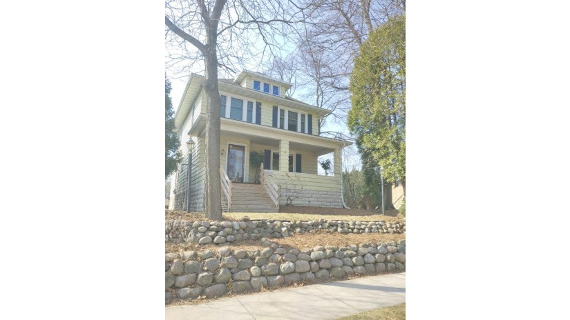 515 Bluff Ave Sheboygan, WI 53081 by ListWithFreedom.com $355,000