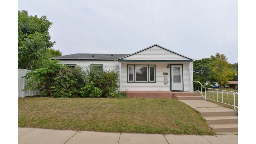 4200 Kinzie Ave Racine, WI 53405 by Shorewest Realtors $140,000