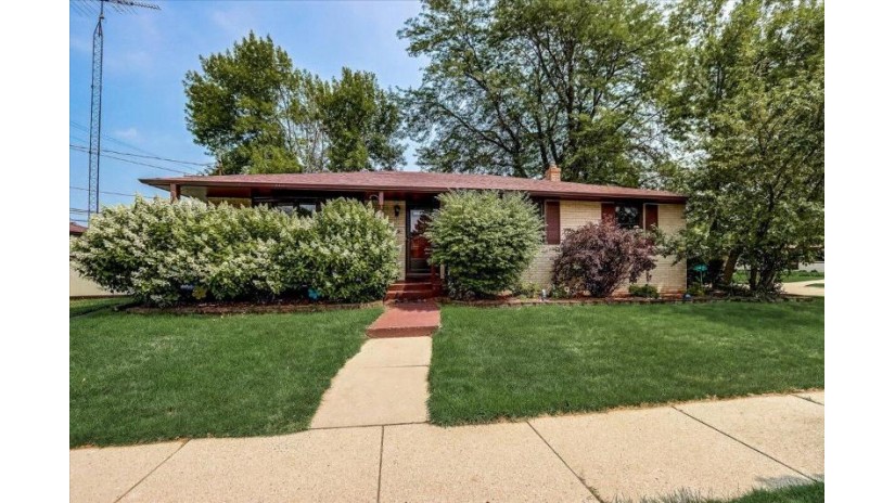 8615 36th Ave Kenosha, WI 53142 by EXP Realty, LLC~MKE $249,900