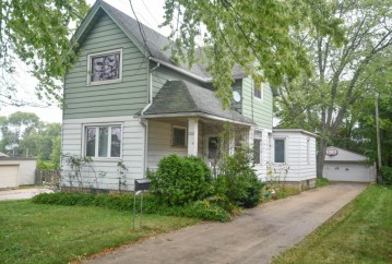 3332 S Whitnall Ave, Milwaukee, WI 53207-2751