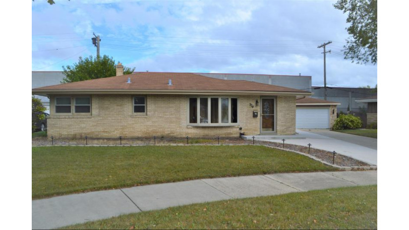 704 Coronada Dr Racine, WI 53402 by Century 21 Affiliated $169,900