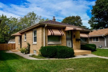 4475 N 72nd St, Milwaukee, WI 53218-5421