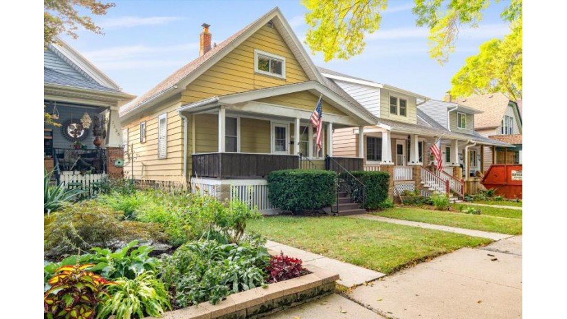 3321 S Delaware Ave Milwaukee, WI 53207 by Venture Real Estate Group LLC $199,900